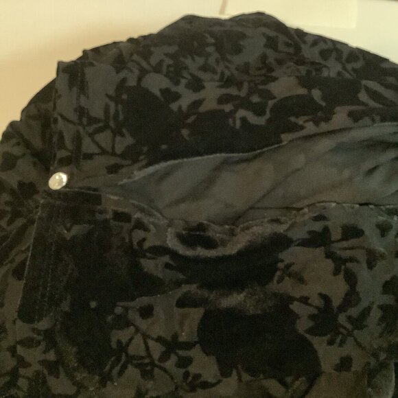 JM Collection Size XL Black Velvet Burnout Split Sleeve W/Stones Floral Top. New - Picture 7 of 8